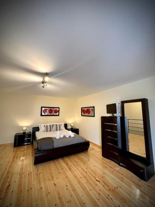 Apartment Red Harmony By The Sea Pool And Balcony Kalamata